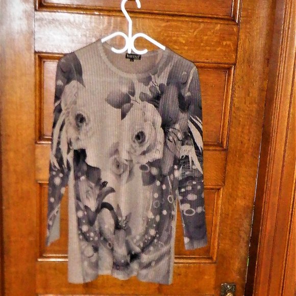 *** LAVENA *** Longer Style Top ~ M - Picture 1 of 2